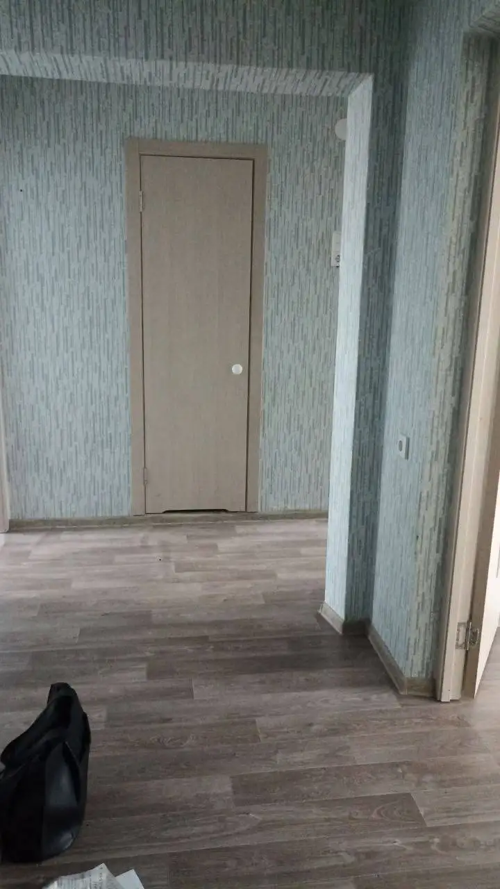 Сдается 3-комнатная квартира на длительный срок - Аренда квартир (Недвижимость) в Красноярск