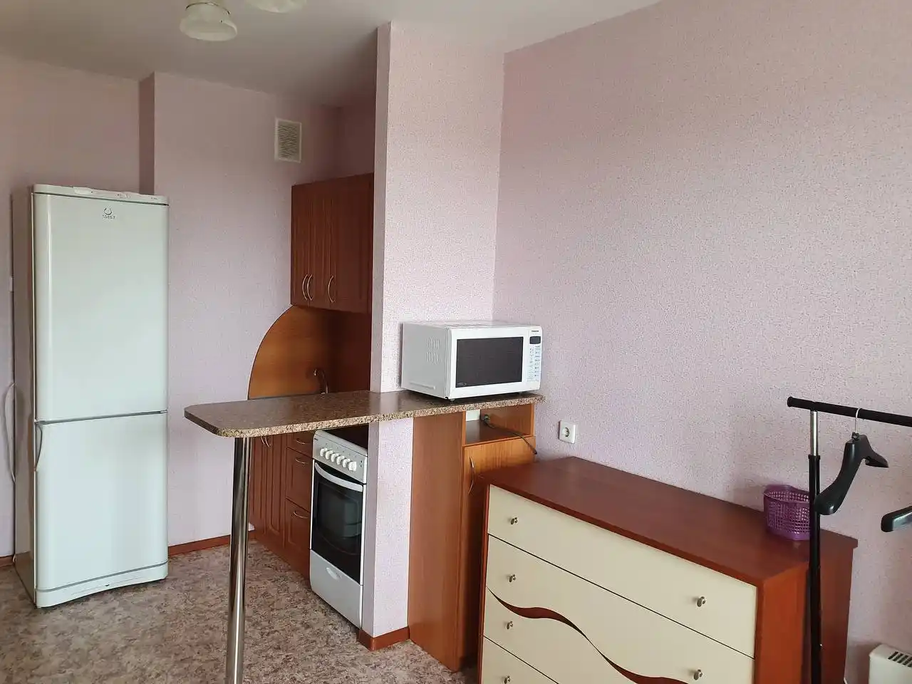 Продам студию в ТДСК доме на Мечникова 1