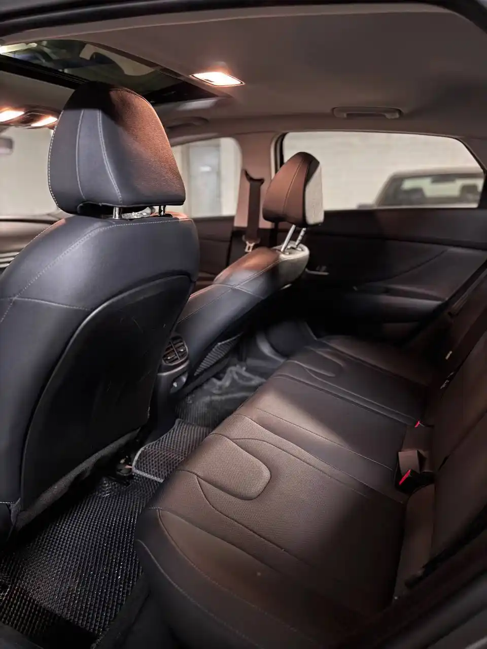 Hyundai Elantra 2023 год