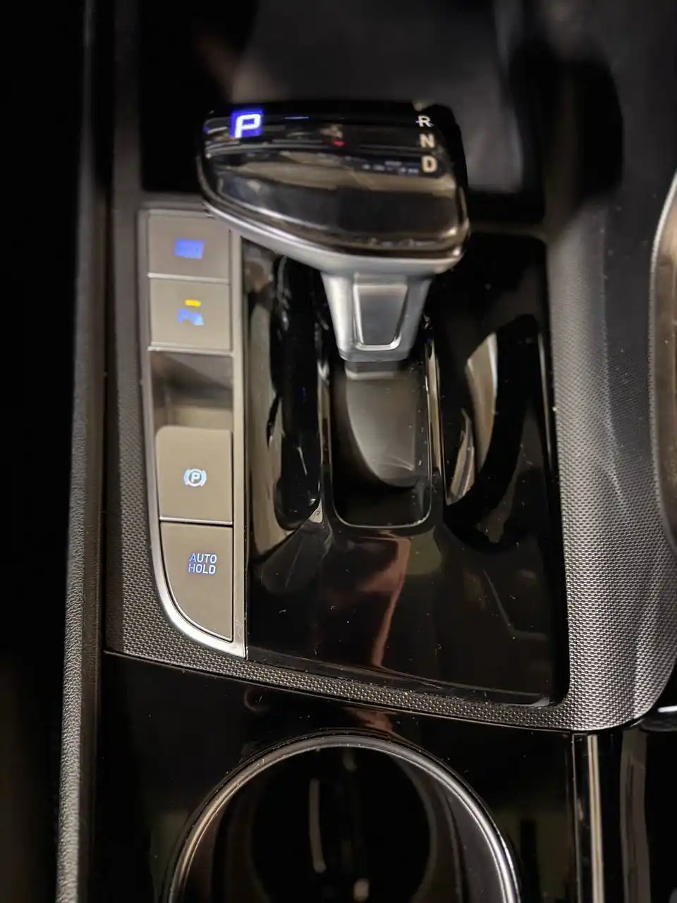 Hyundai Elantra 2023 год