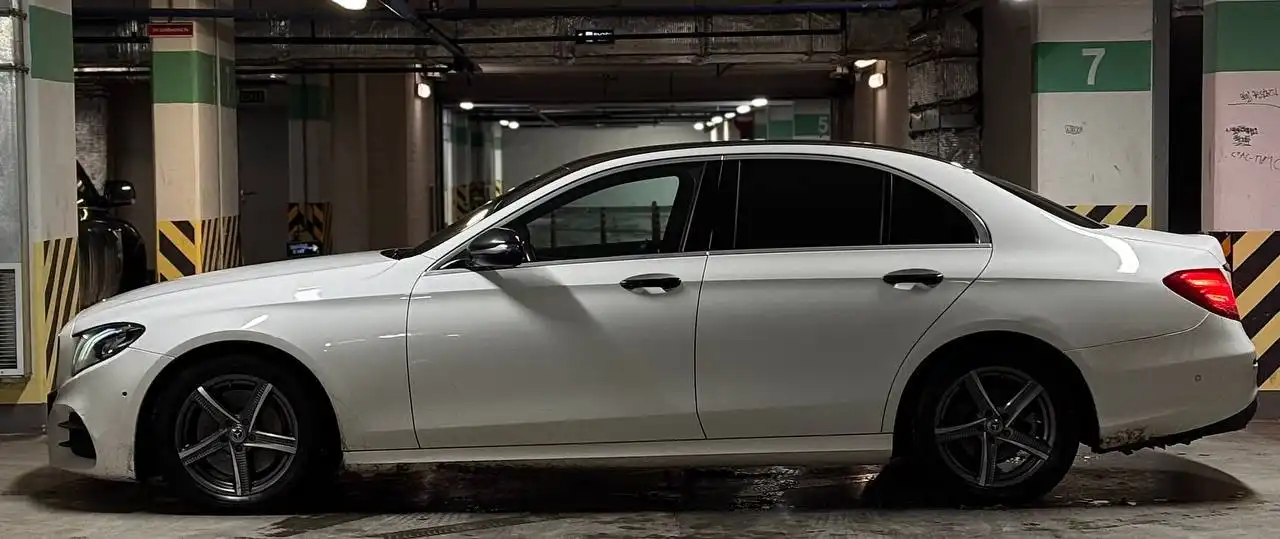 Mercedes-Benz E200 4Matic 2017 года - Авто в Казань