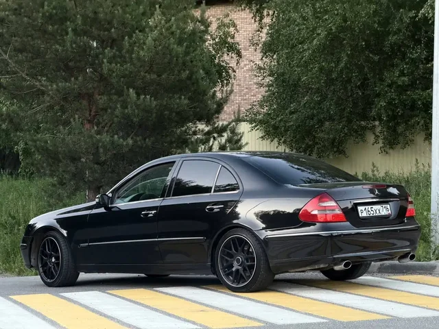 Mercedes Benz w211 2.6 2003-2009 - Купе в Казань