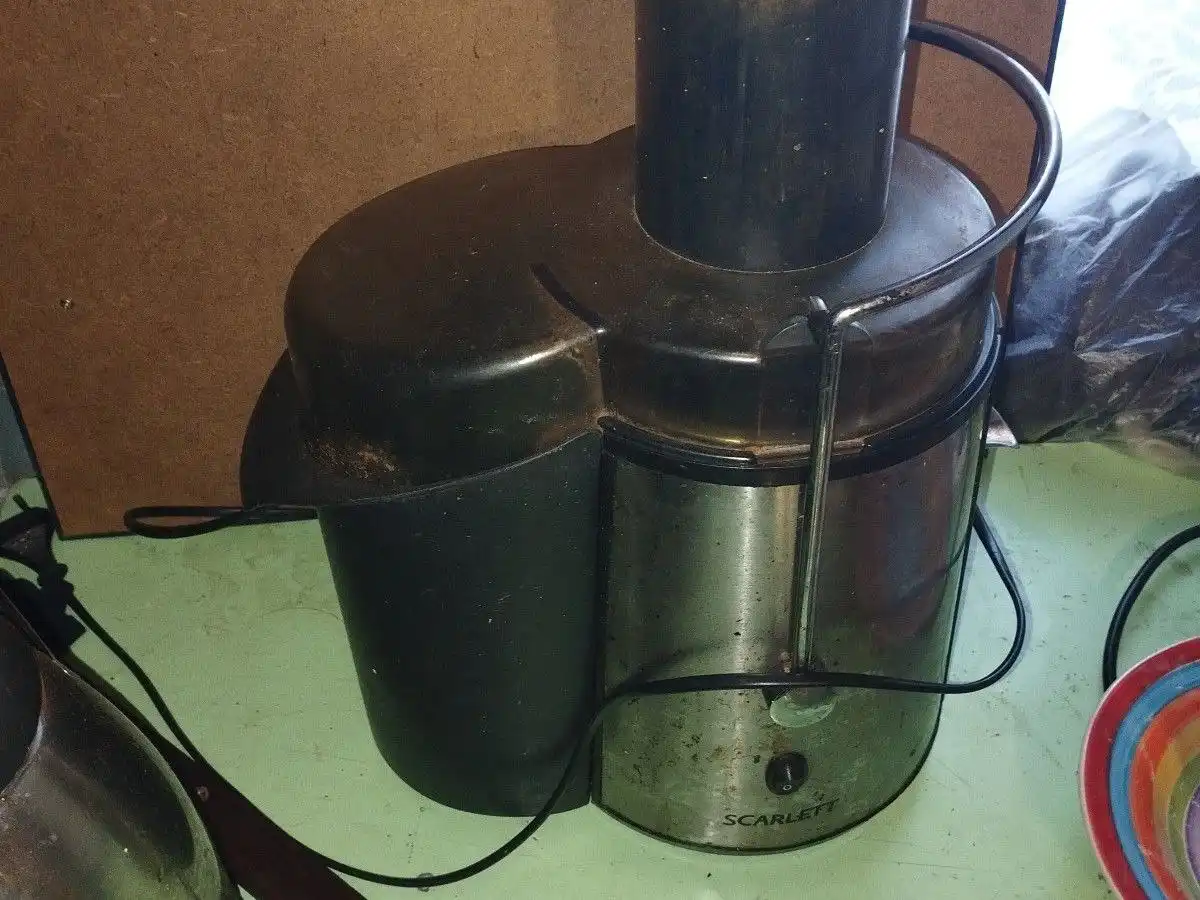 Микроволновка, соковыжималка, перчатки