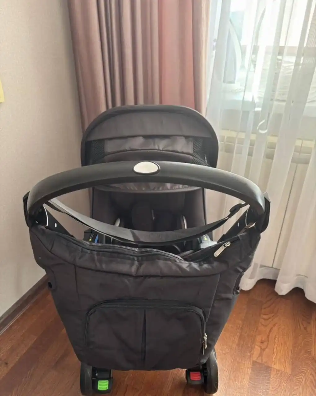 Коляска-автокресло прогулочная НОР с удлиненным козырьком Black универсальная