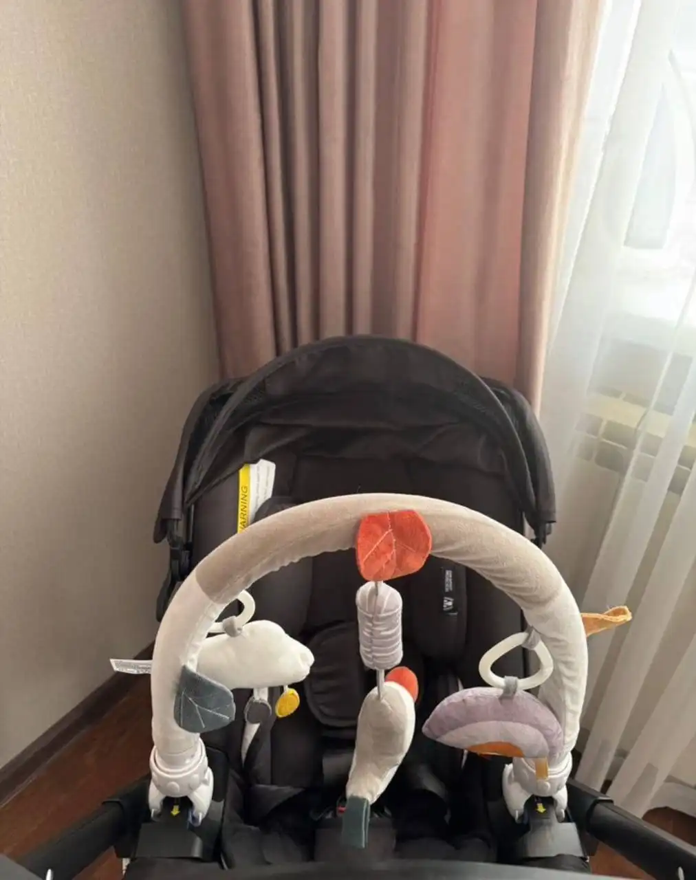 Коляска-автокресло прогулочная НОР с удлиненным козырьком Black универсальная