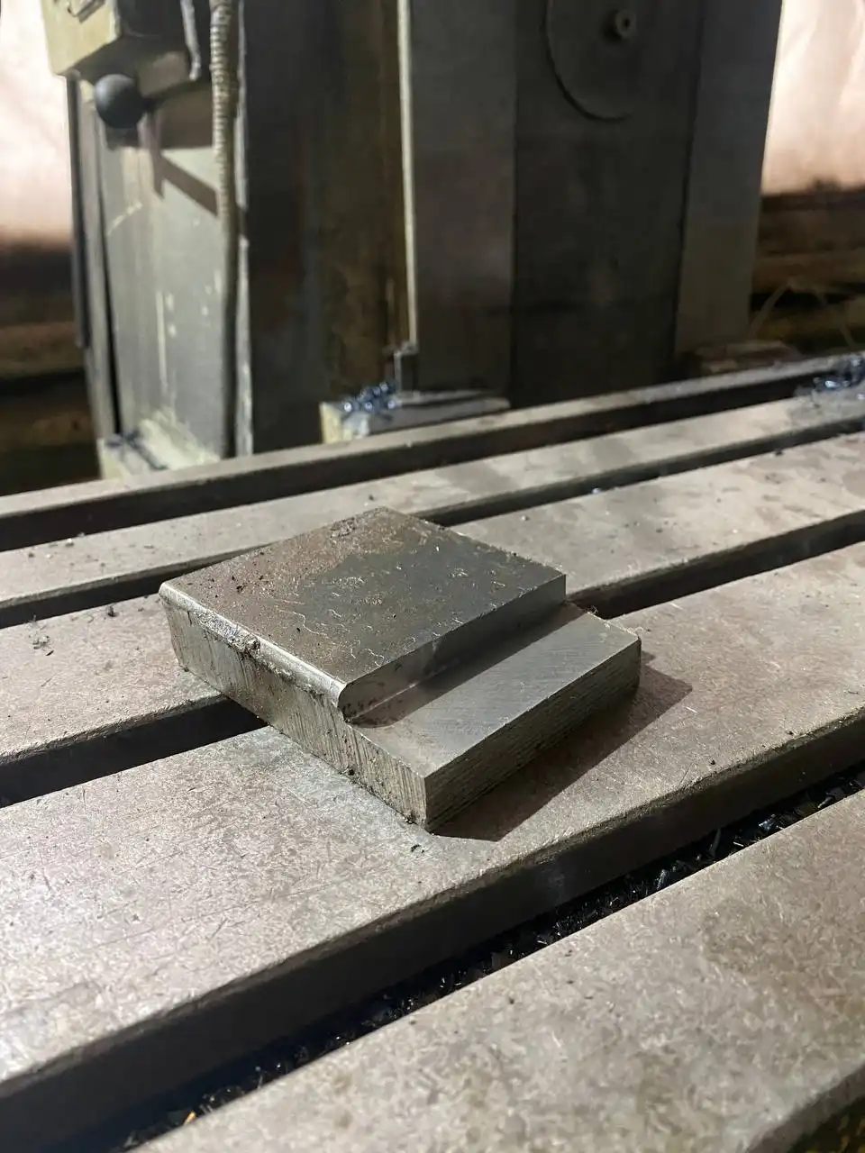 Продам фрезерный станок с дополнительным оборудованием