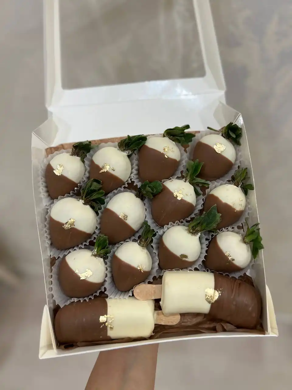 Наборы с клубникой в шоколаде