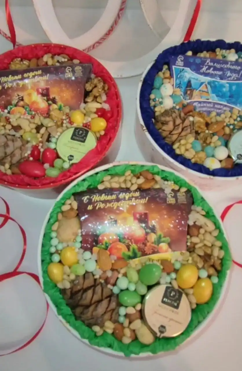 Новогодние наборы и пряники