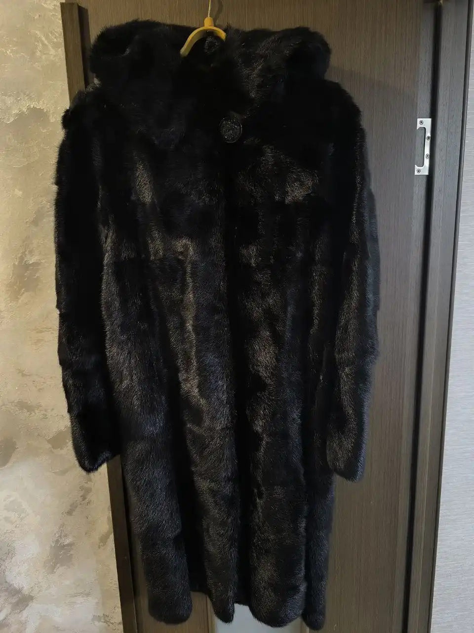 Норковая шуба и песцовая шапка б/у