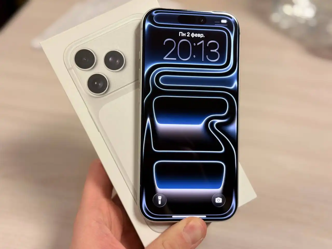 Продам iPhone 17 Pro 256GB Silver - Смартфоны (Электроника) в Екатеринбург