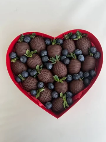 Наборы фруктов в шоколаде на 14 февраля - Значки в Екатеринбург