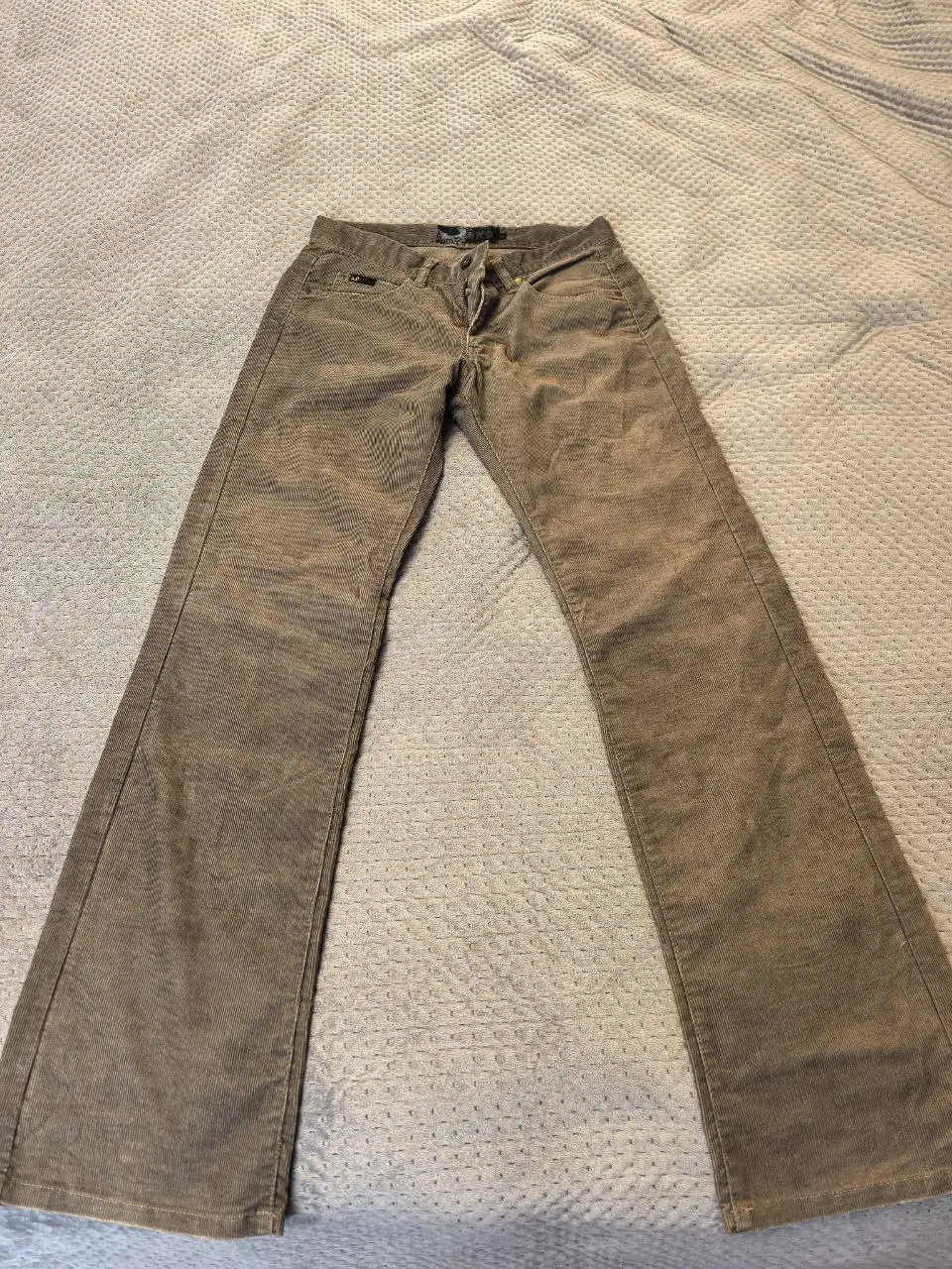 Джинсы новые размер 28 - Одежда в Екатеринбург