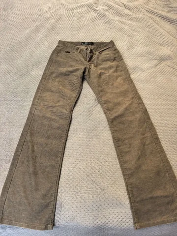 Джинсы новые размер 28 - Верхняя одежда и джинсы в Екатеринбург