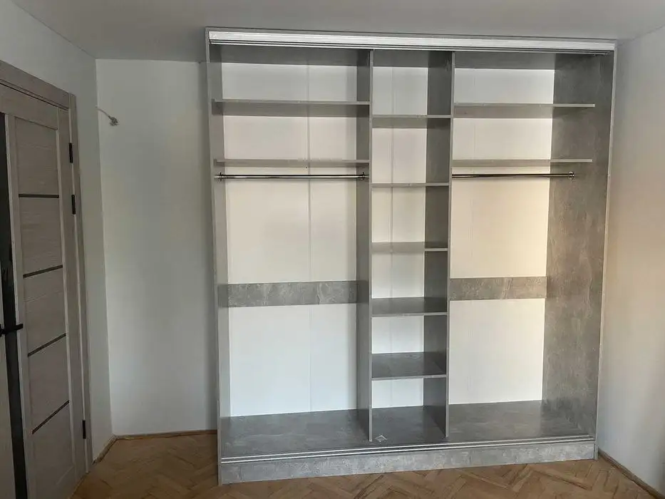 Шкаф в отличном состоянии - Мебель (Барахолка) в Екатеринбург