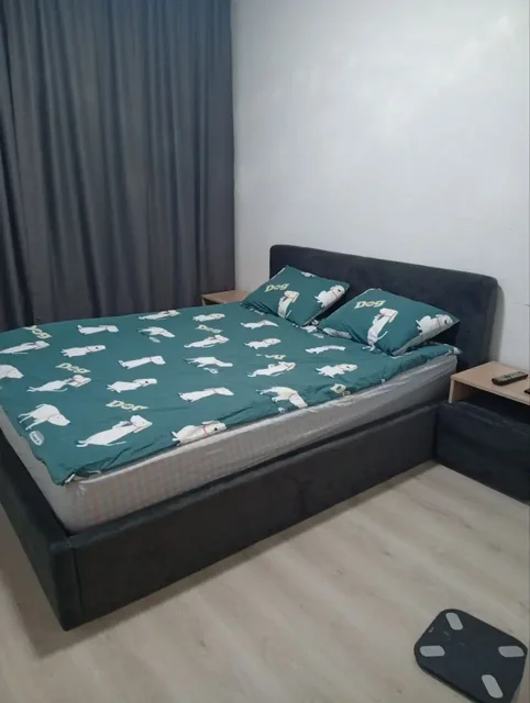 Двуспальная кровать с тумбочками и матрасом - Кондиционеры в Екатеринбург