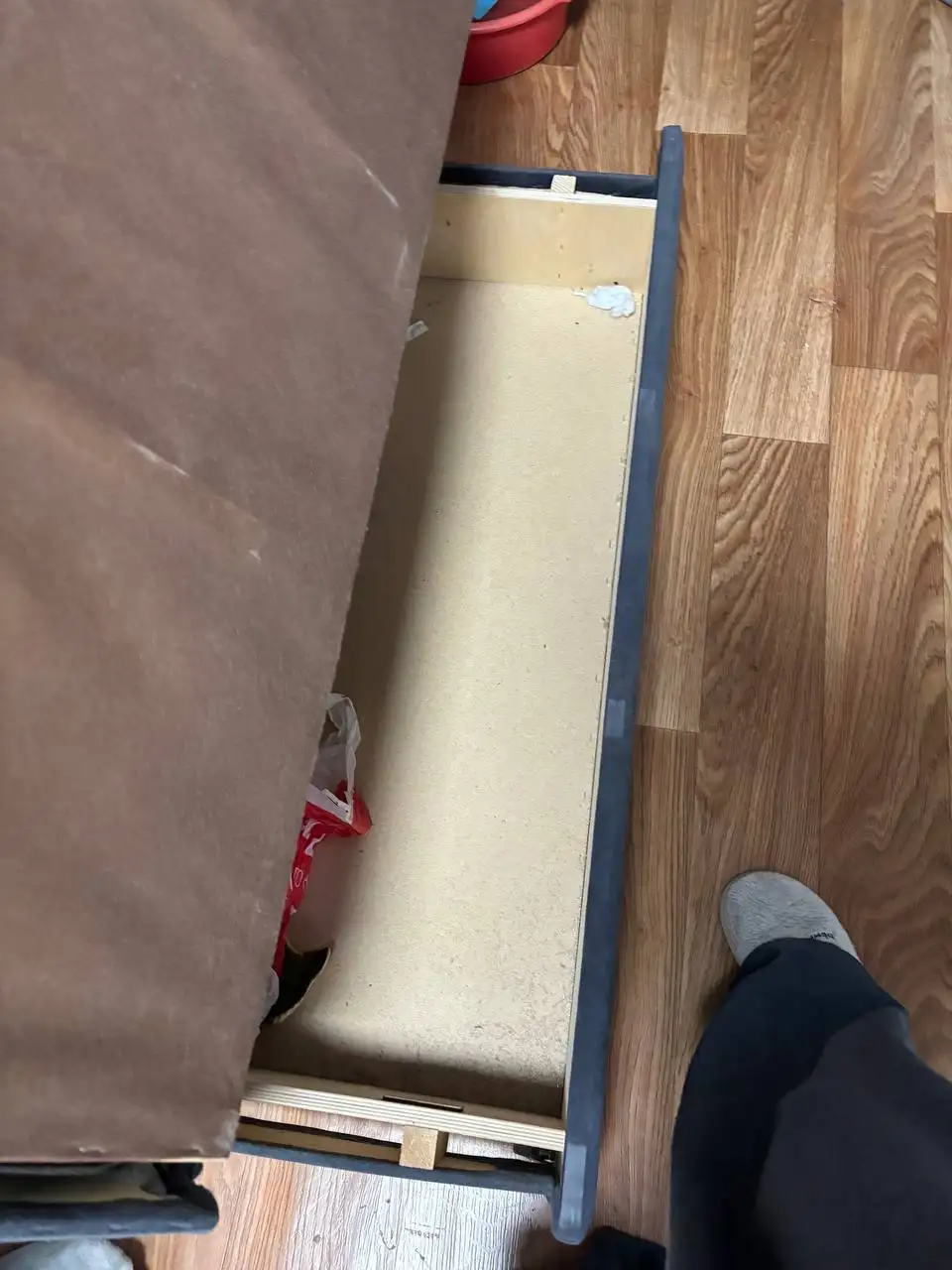 Продается диван раздвижной с ящиком для хранения - Барахолка в Екатеринбург