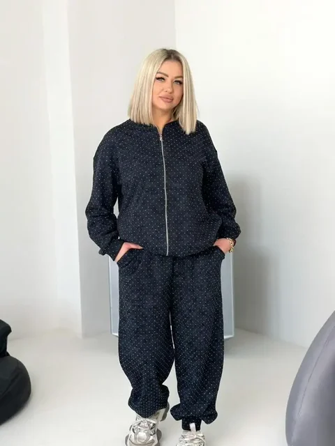 Спортивный женский костюм демисезон со стразами - Платья в Екатеринбург