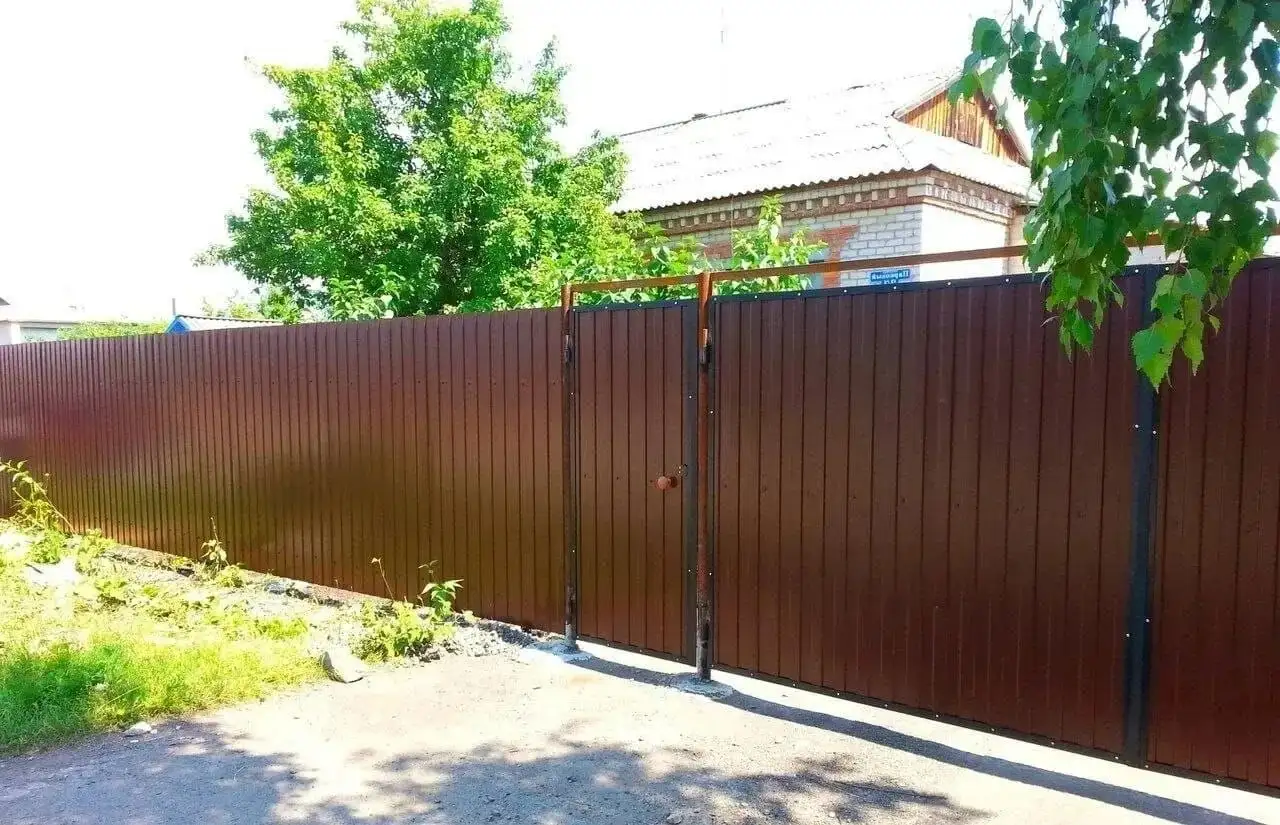 Установка заборов из профнастила и навесов в Екатеринбурге - Строительство и ремонт (Услуги) в Екатеринбург