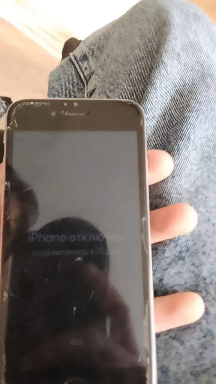 Продам iPhone 6 заблокированный - Мобильные телефоны (Электроника) в Екатеринбург