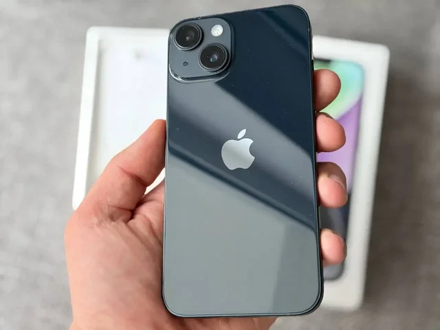 iPhone 14 128GB - Наушники и гарнитуры в Екатеринбург