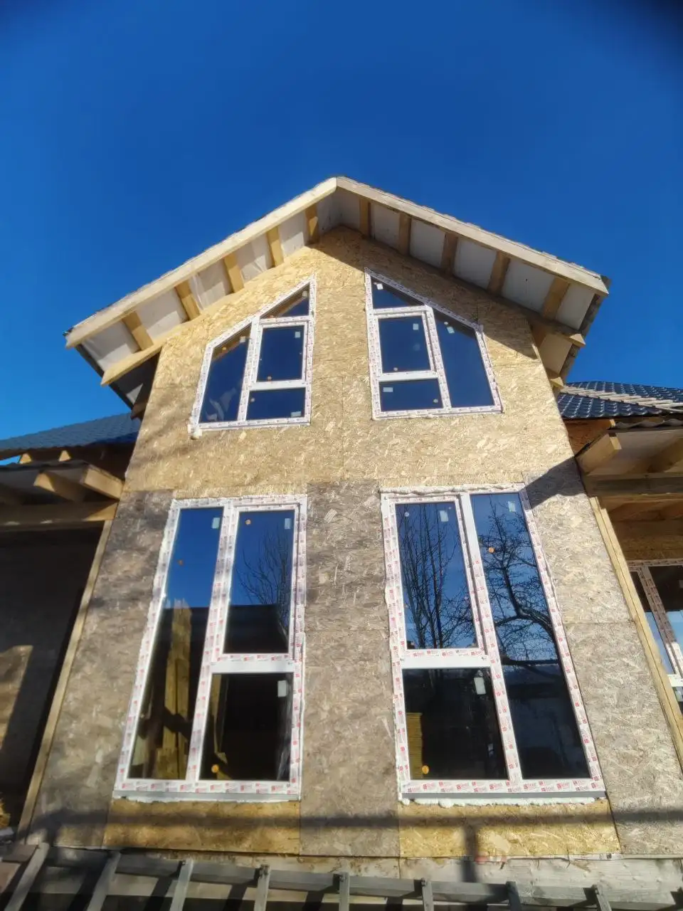Остекление каркасного дома с нестандартными окнами - Остекление (Услуги) в Самарская область