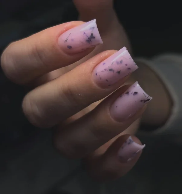 Маникюр в уютной студии от мастера Леры - Услуги в Неизвестно