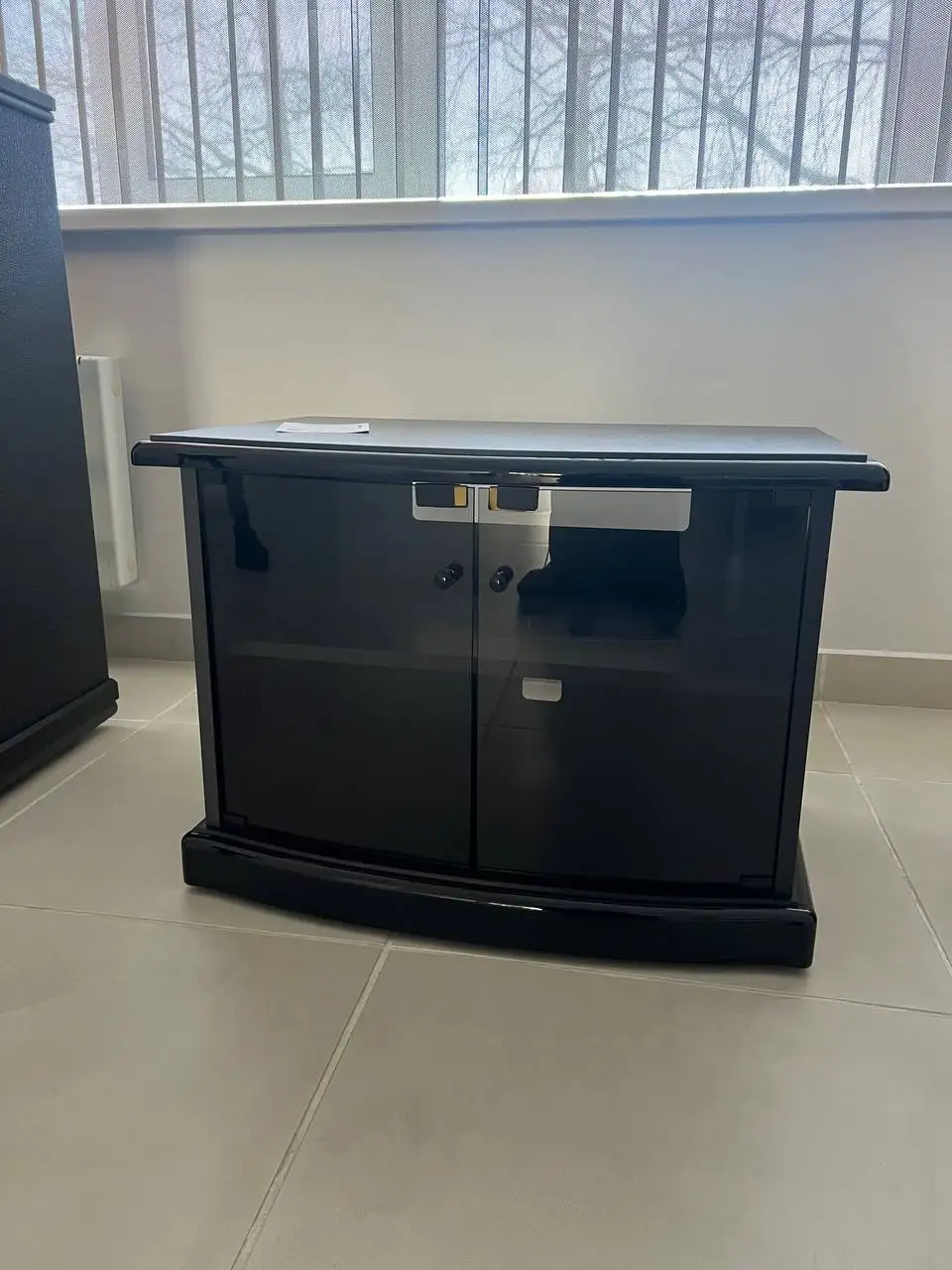 Тумбы под телевизор - Мебель (Для дома и дачи) в Самарская область