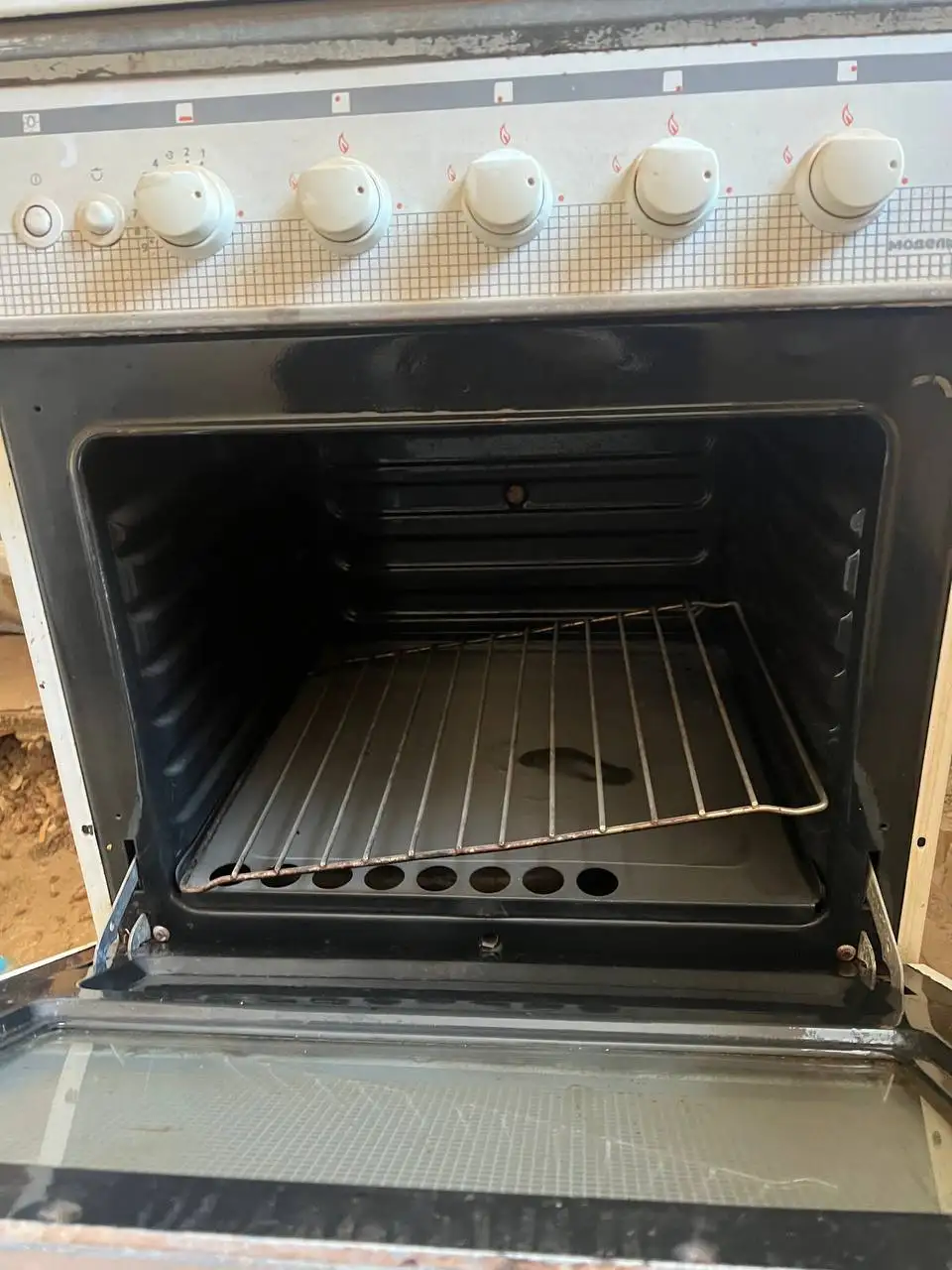 Продажа товара на улице Свободы - Барахолка в Неизвестно