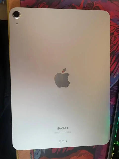 iPad Air 5 64GB в идеальном состоянии - Игровые консоли в Самара