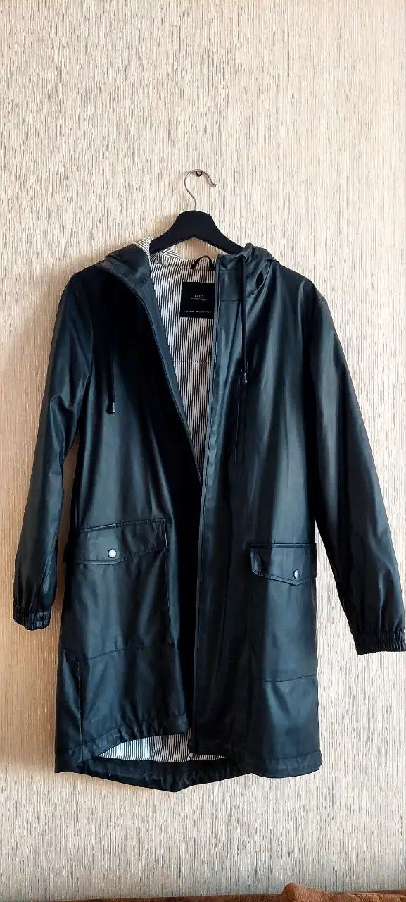 Плащ демисезонный Zara черный XS - Верхняя одежда (Одежда) в Неизвестно