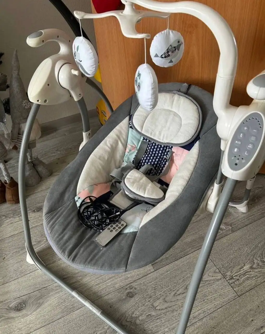 Детские товары: коляска, стульчик, качели, бассейн, туалетный стол - Детская мебель и товары (Товары для детей) в Неизвестно