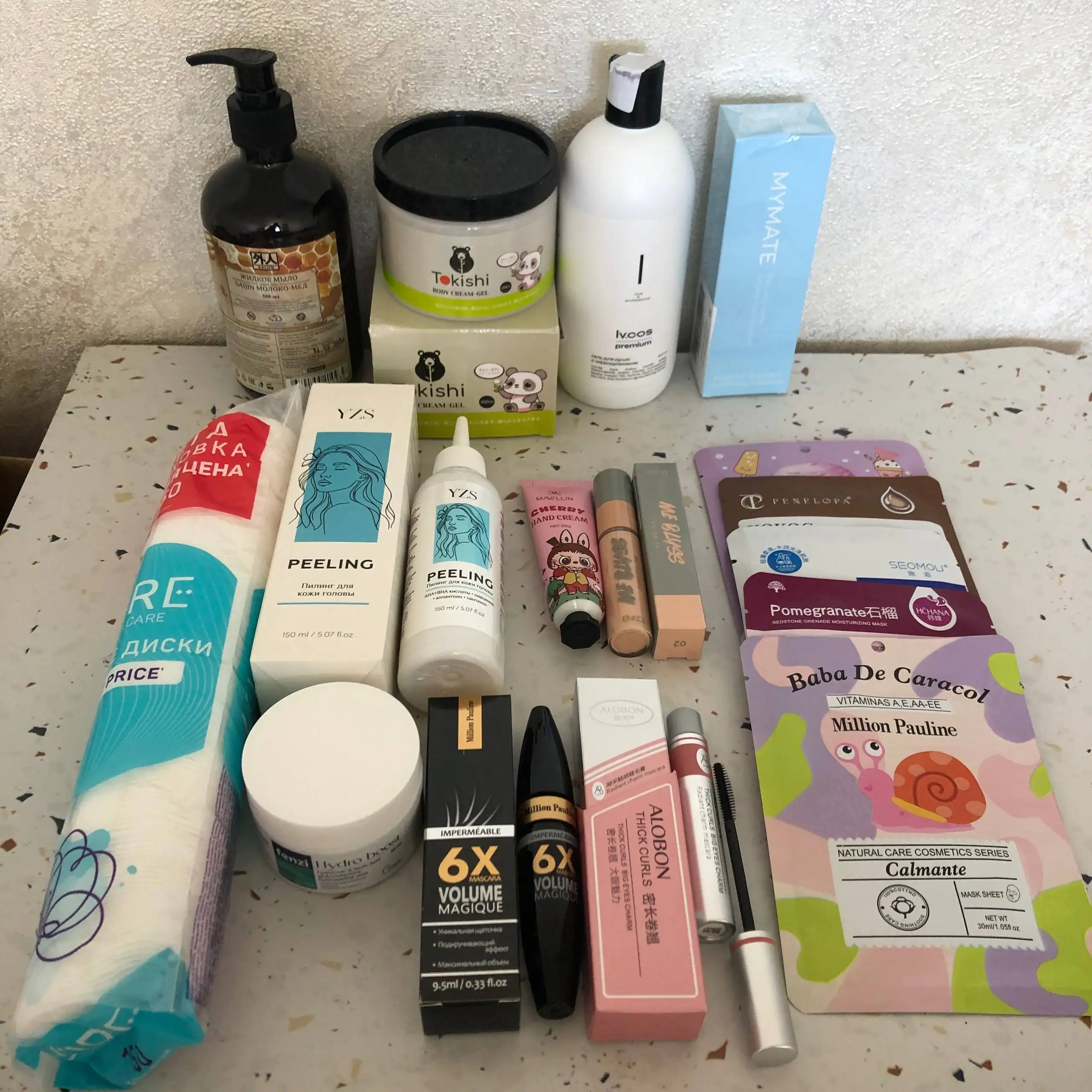 Продажа новой косметики набором - Косметика (Красота и здоровье) в Неизвестно