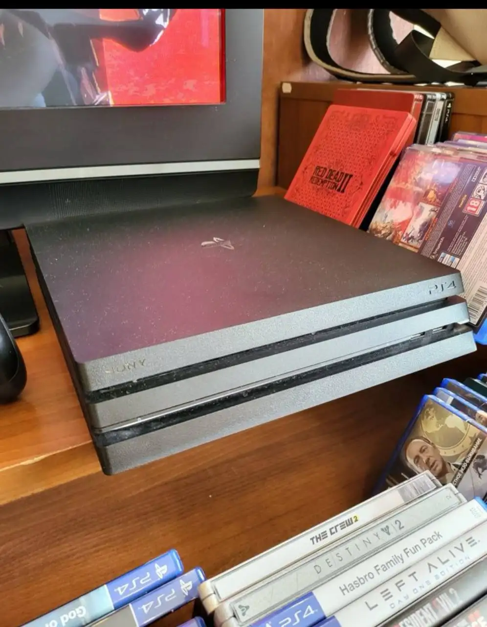 Продажа Sony PlayStation 4 PRO 1TB с большим комплектом игр - Игровые приставки (Электроника) в Самарская область