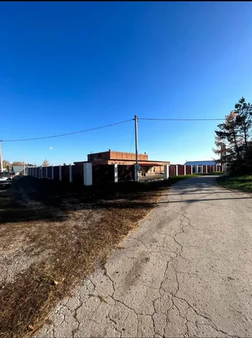 Продажа отдельно стоящего двухэтажного здания в с. Исаклы Самарской области - Недвижимость в Исаклы