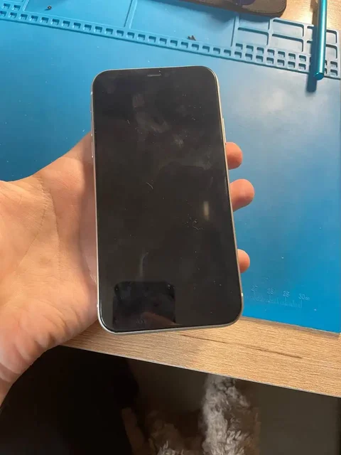 iPhone в разбор (АКБ отстутствует, дисплей норм/кнопкаSOS/срабатывания? - частное объявление в Неизвестно