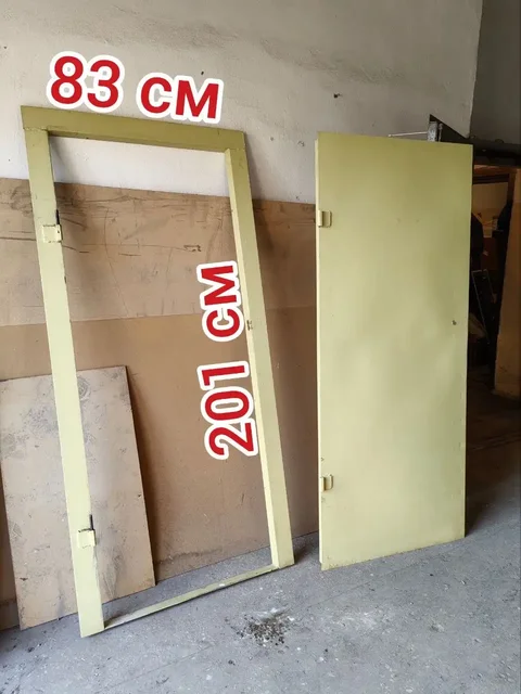Продам железную дверь - Чемоданы в Неизвестно