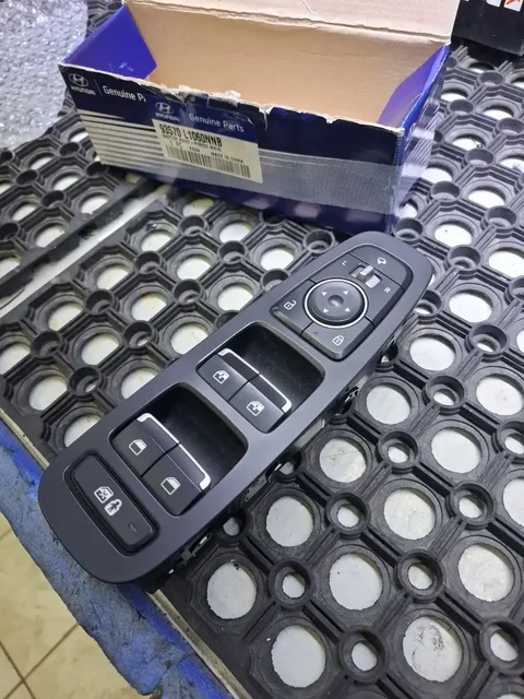 Блок стеклоподъемников Hyundai Sonata, брелок Pandora, блок управления LED фарой Mazda CX-5 - Шины и диски в Неизвестно