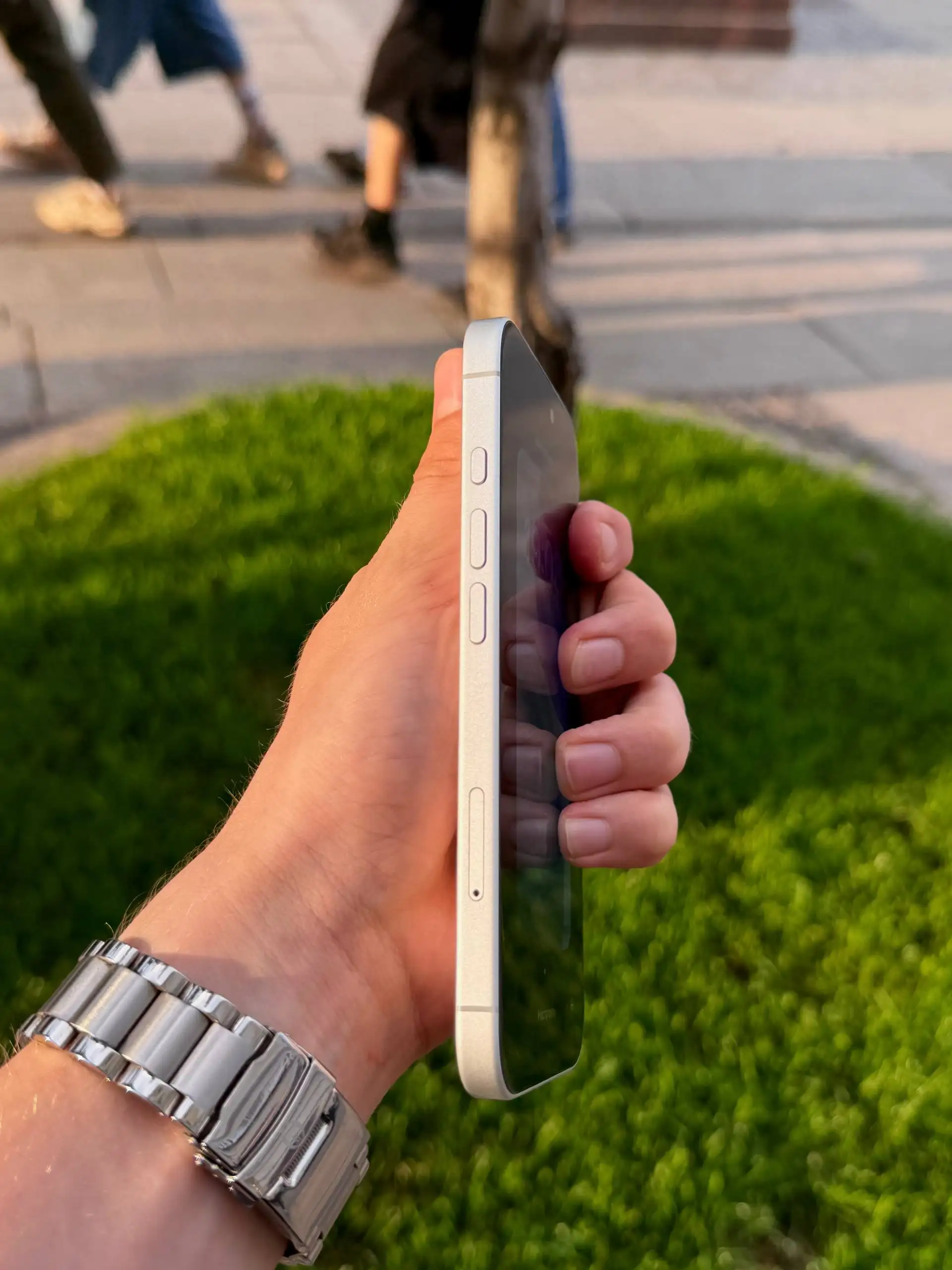 Продам iPhone 16 128GB - Телефоны и планшеты (Электроника) в Самара