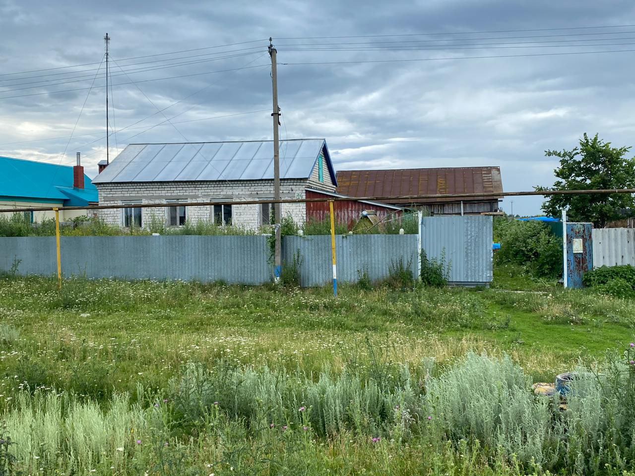 Продажа дома с участком и автомобилем Волга