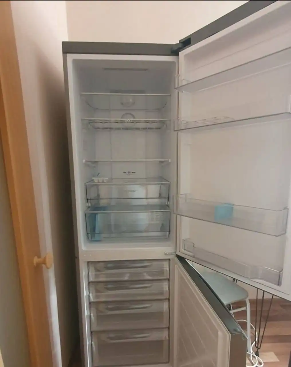 Продается новый холодильник Haier