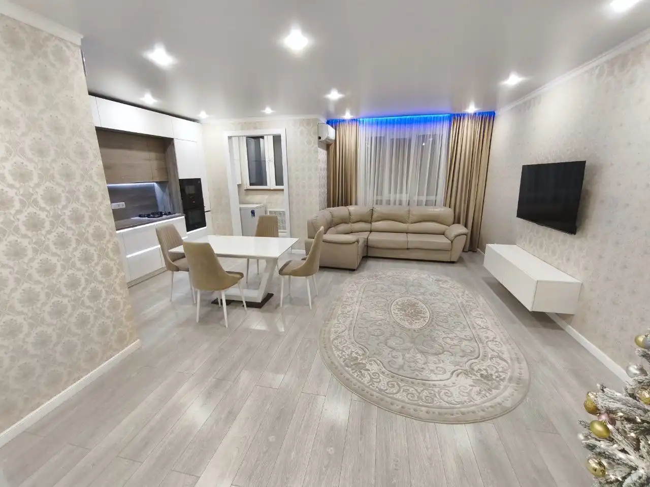 Продажа евро трёшки в Южном городе - Квартиры (Недвижимость) в Неизвестно