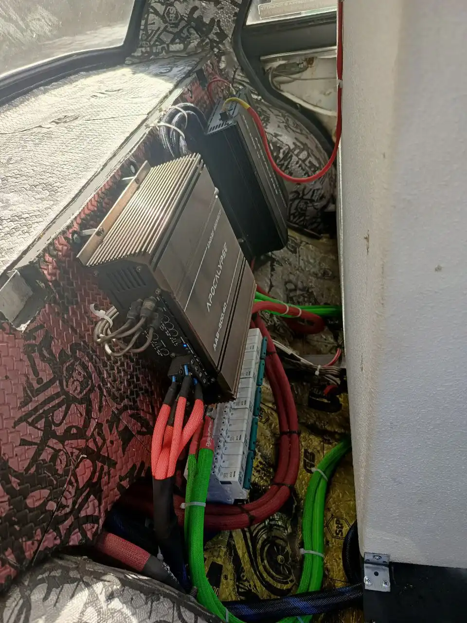 Продажа автомобиля с автозвуком - Авто в Неизвестно