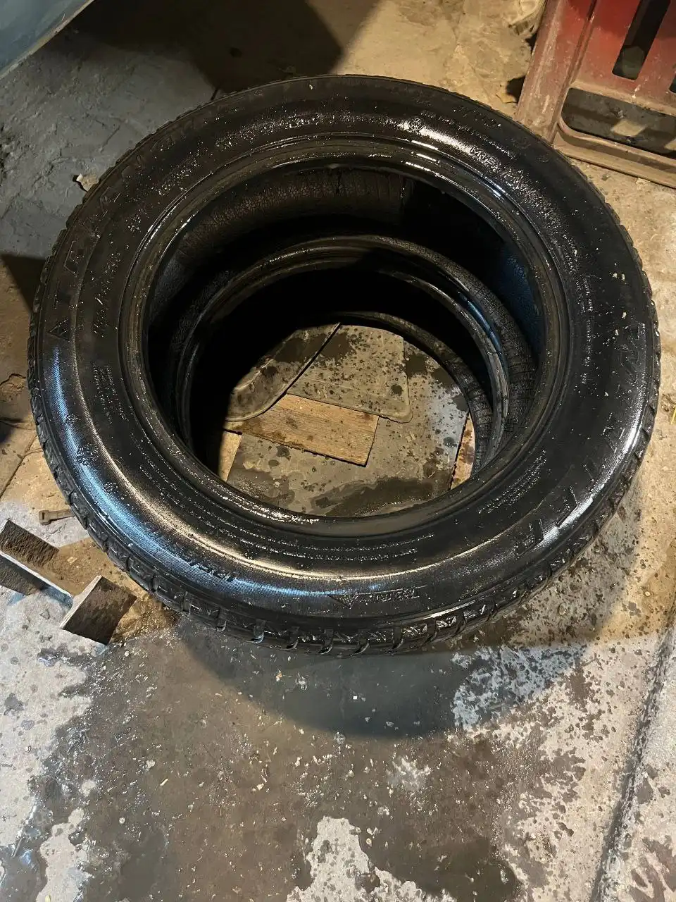 Продам зимние шины R15 185/65 - Барахолка в Неизвестно