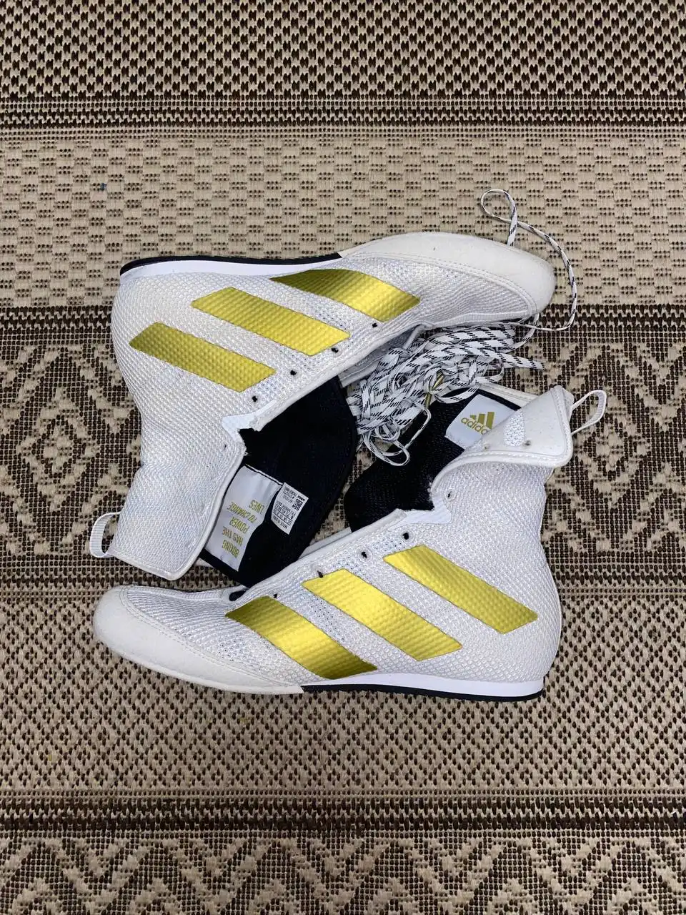 Боксерки и форма б/у - Спортивная одежда (Одежда) в Неизвестно