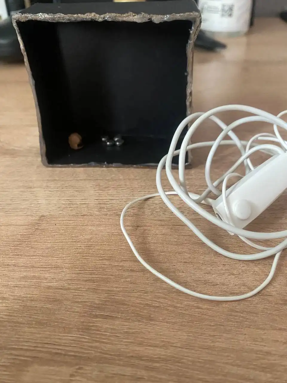 Повербанк и микронаушник - Электроника в Неизвестно