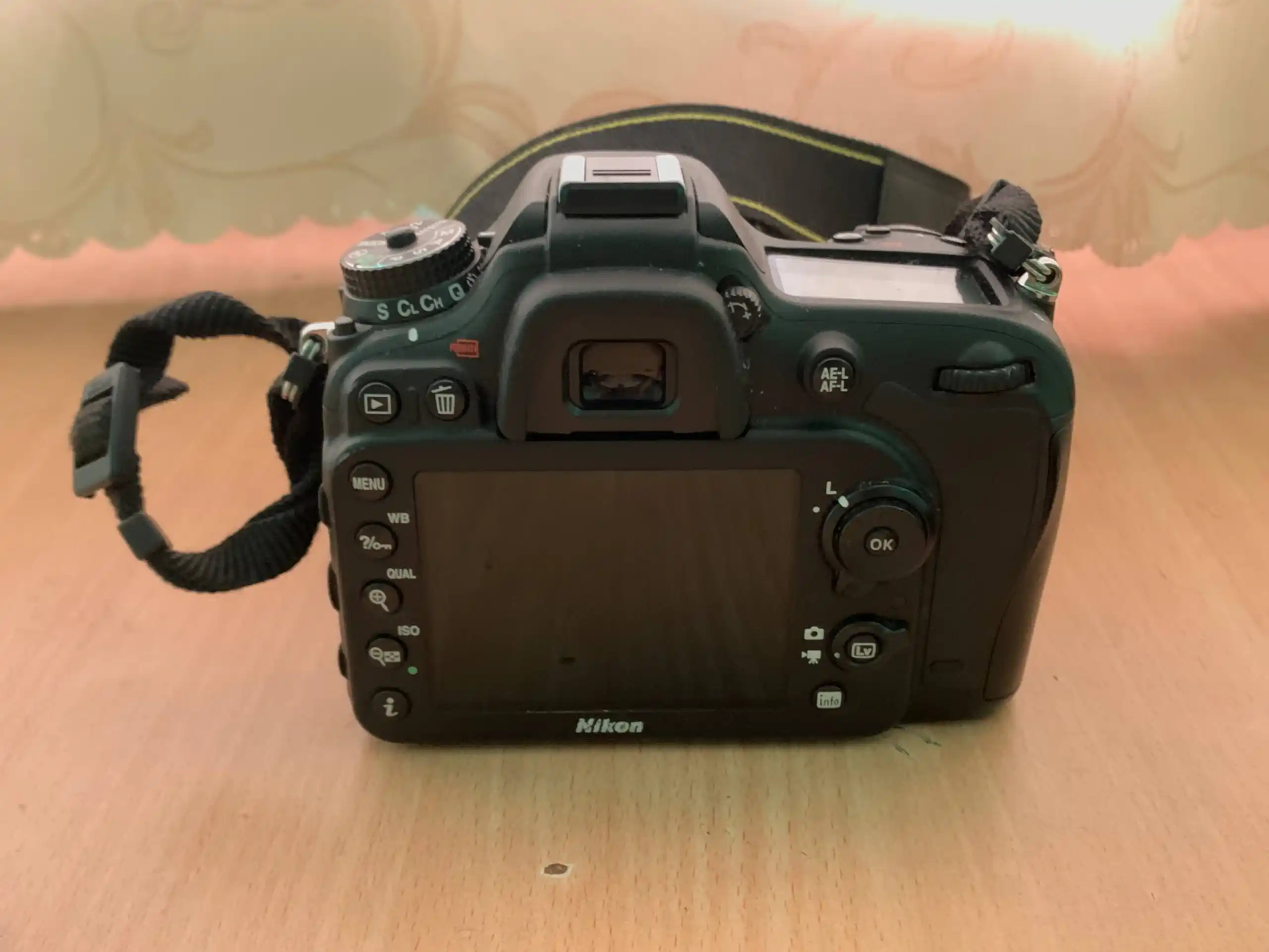 Продам фотоаппарат Nikon7100