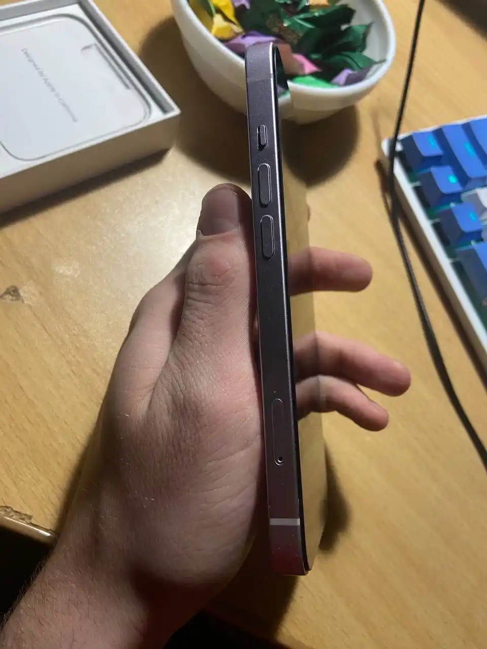 Продам iPhone 14