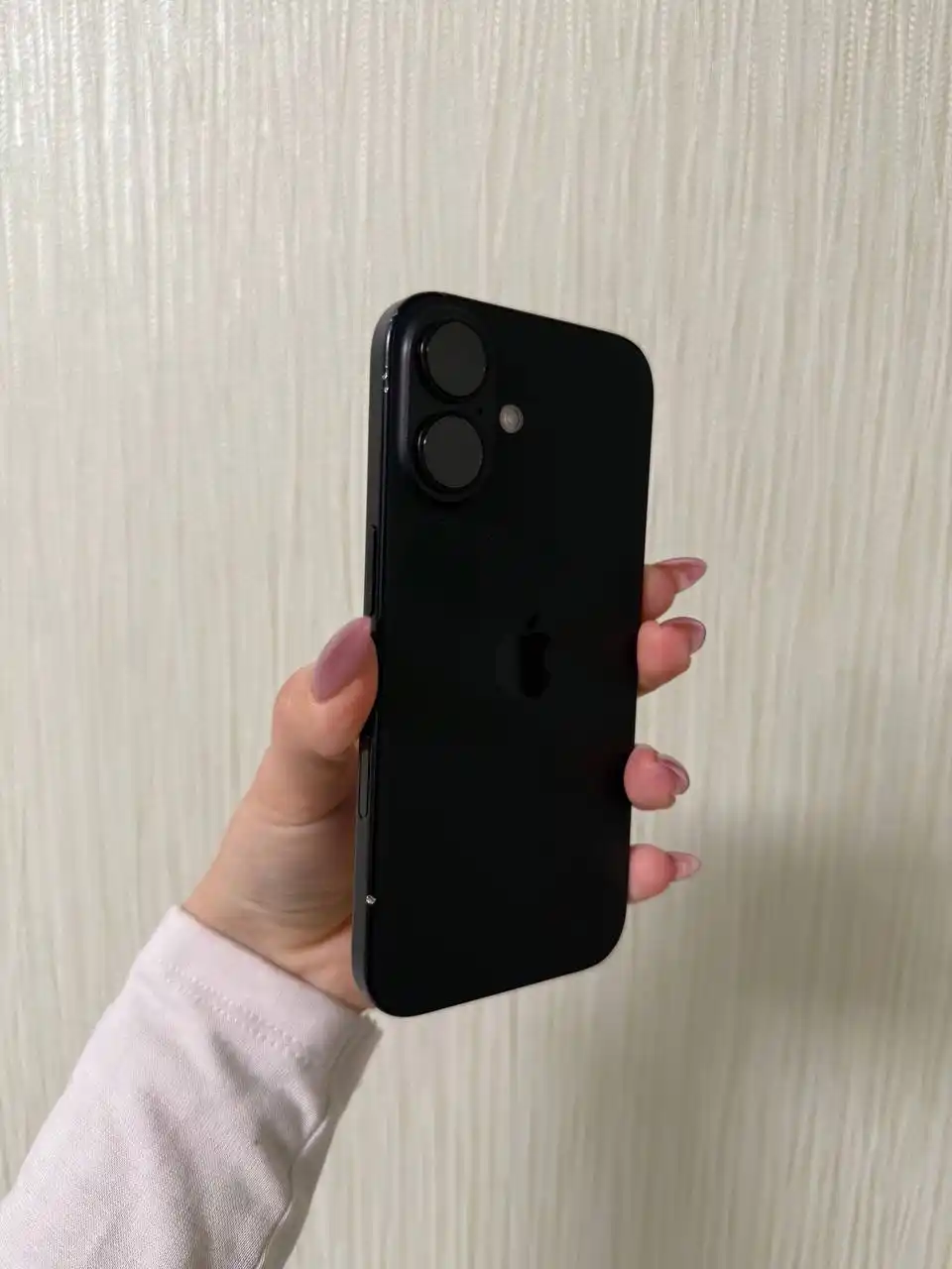 Продам или обменяю iPhone 16 128 Гб