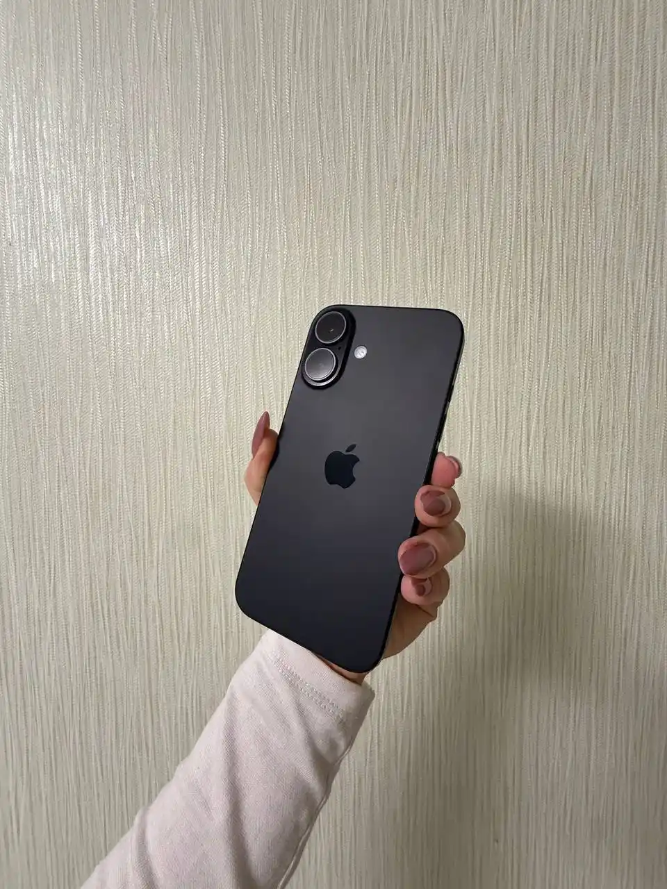 Продам или обменяю iPhone 16 128 ГБ