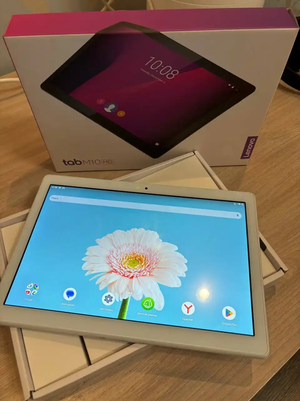 Планшет Lenovo Tab M10